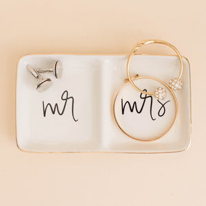 <p>Mr Mrs Jewelry Tray</p>