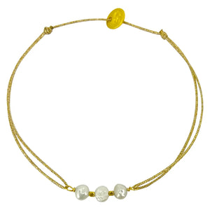 <p>Lagoon Trio Pearl Thread Bracelet</p>