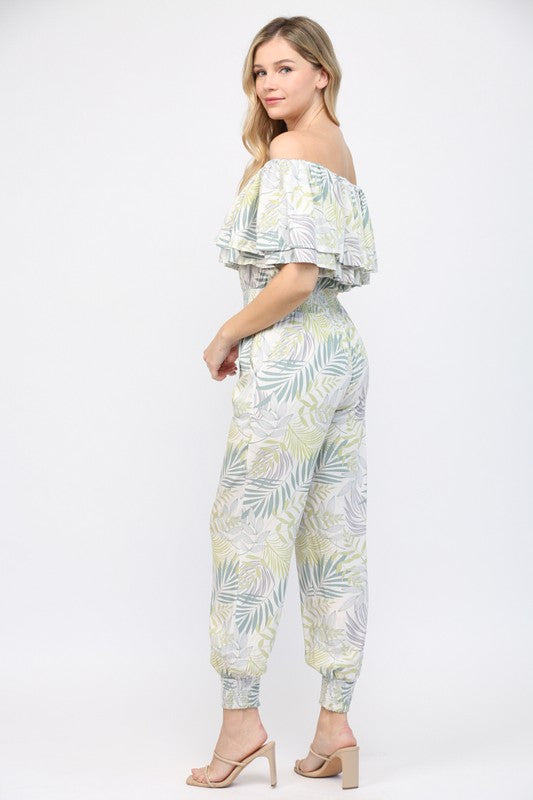 <p>Green Floral Tropical Jumpsuit</p>