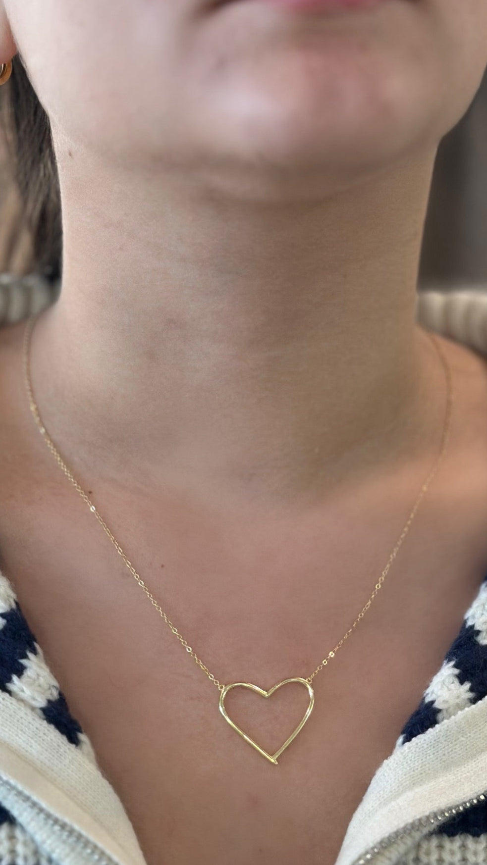 <p>Thin Drawn Heart * Necklace L</p>