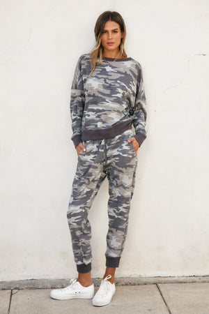 <p>Camo Lounge Set</p>