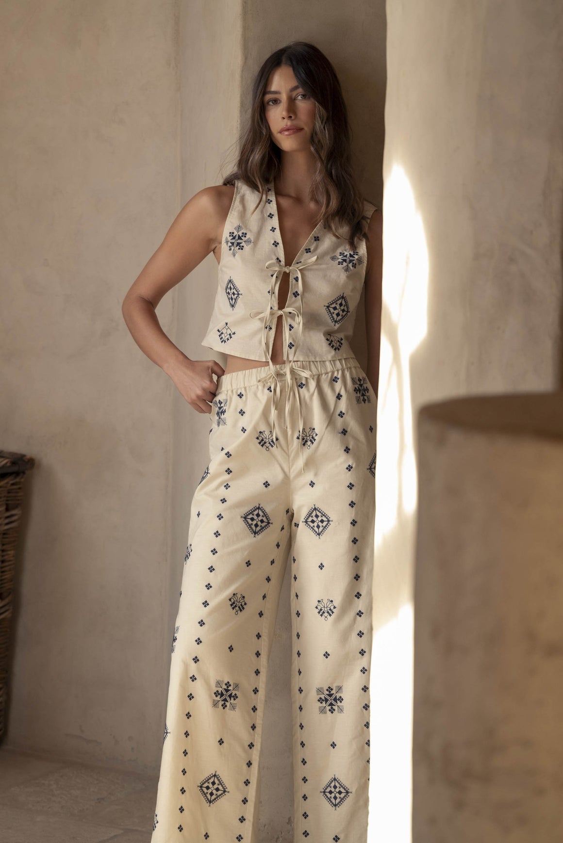 <p>Indiana Vest &amp; Pant Set</p>