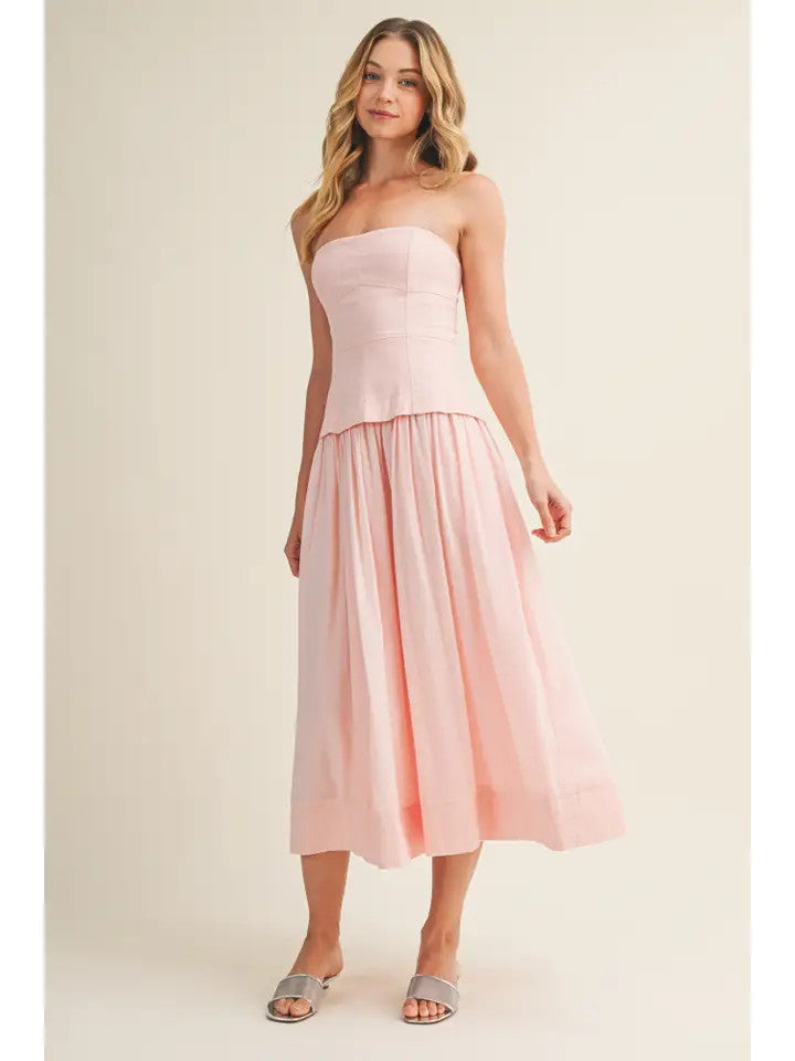 <p>Corset Lined Strapless Dress</p>