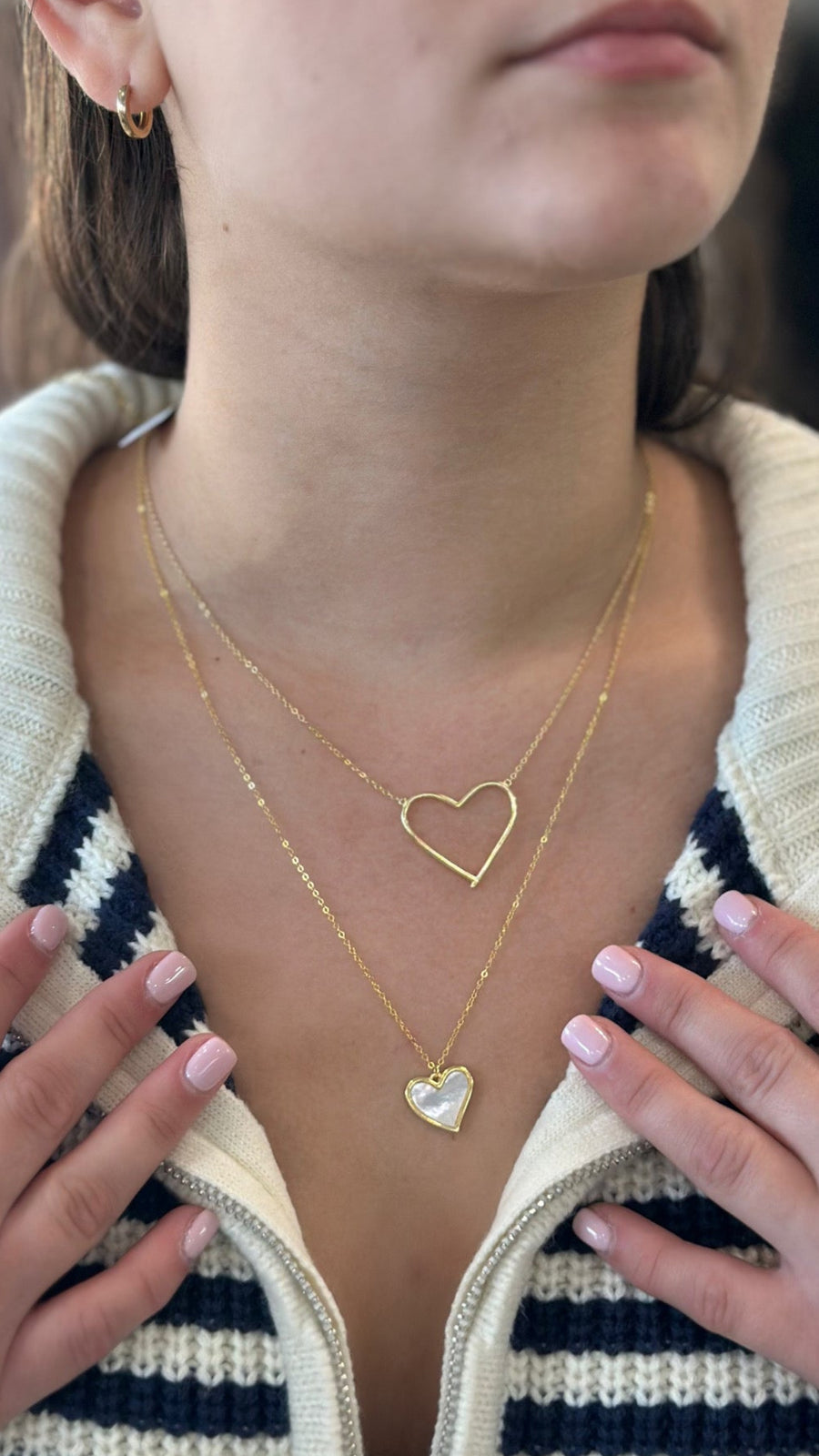 <p>Sway MOP Bezel Heart Necklace</p>