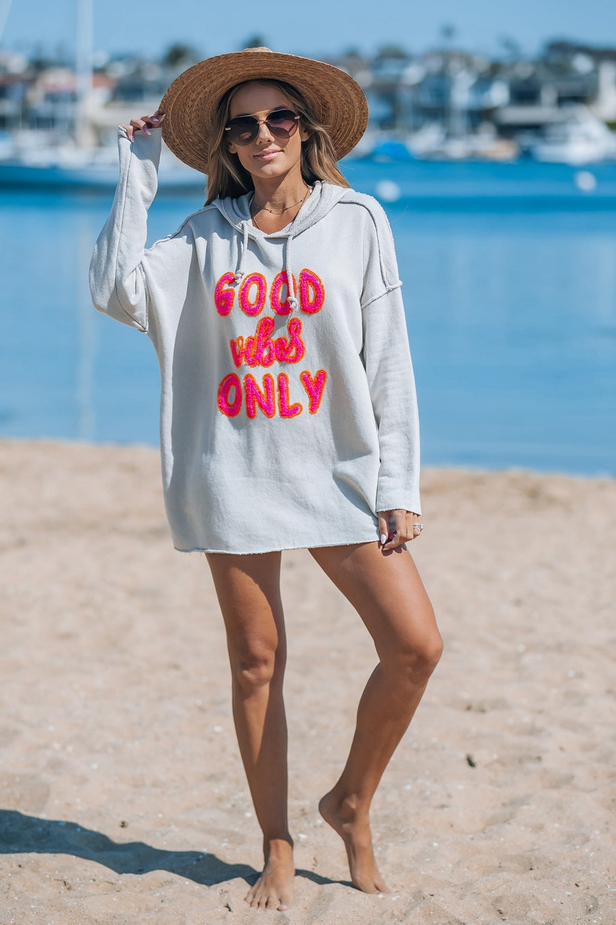 <p>Good Vibes Only Sweater</p>