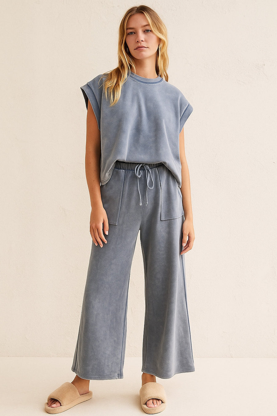 <p>Mineral Wash Scuba Lounge Set</p>