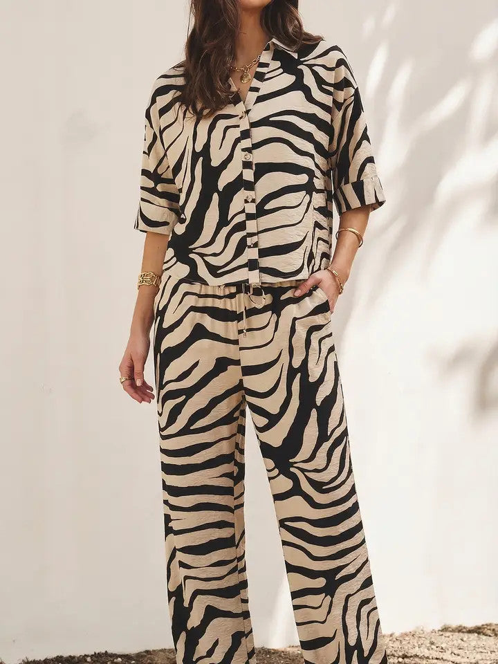 <p>Zebra Printed Lounge Set</p>
