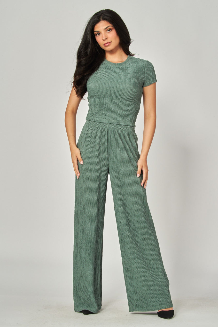 <p>Gianna Crinkle Pant Set&nbsp;</p>