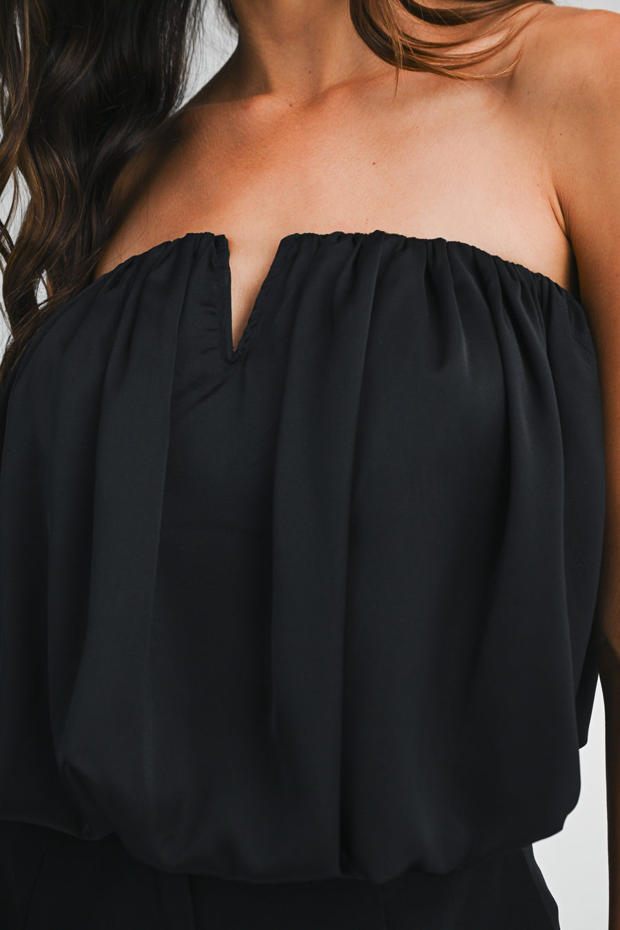 <p>Satin Strapless Bubble Hem Shirring Tube Top</p>